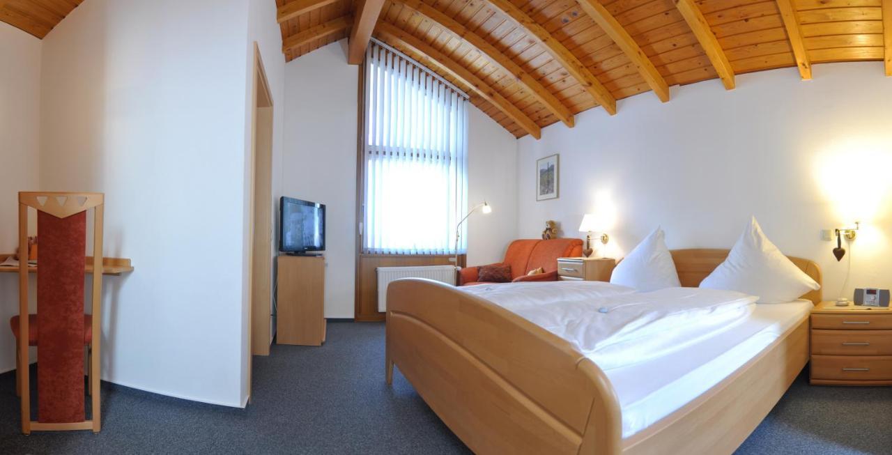 Bed and Breakfast Weinhaus Am Schieferfels Veldenz Экстерьер фото