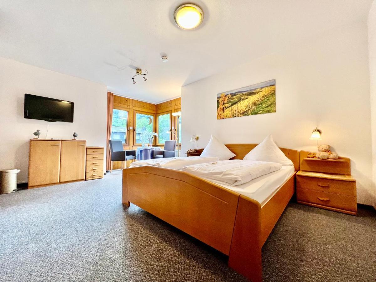 Bed and Breakfast Weinhaus Am Schieferfels Veldenz Экстерьер фото