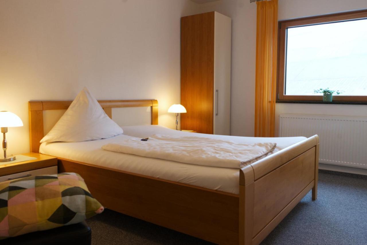 Bed and Breakfast Weinhaus Am Schieferfels Veldenz Экстерьер фото