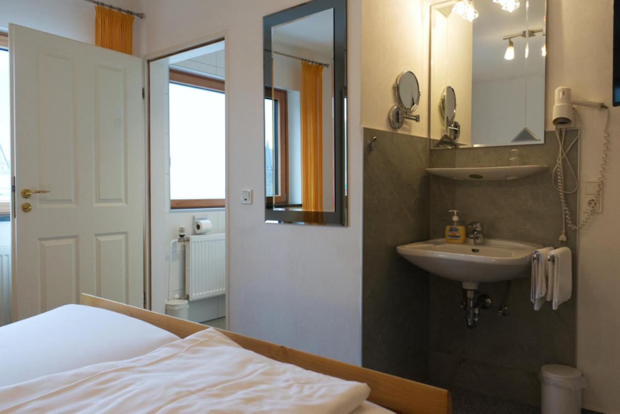 Bed and Breakfast Weinhaus Am Schieferfels Veldenz Экстерьер фото